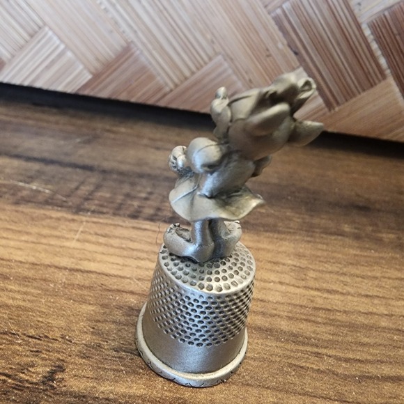 Walt Disney Minnie Mouse Pewter Sewing Thimble‎ Vintage Collectible Figurine - Picture 3 of 8